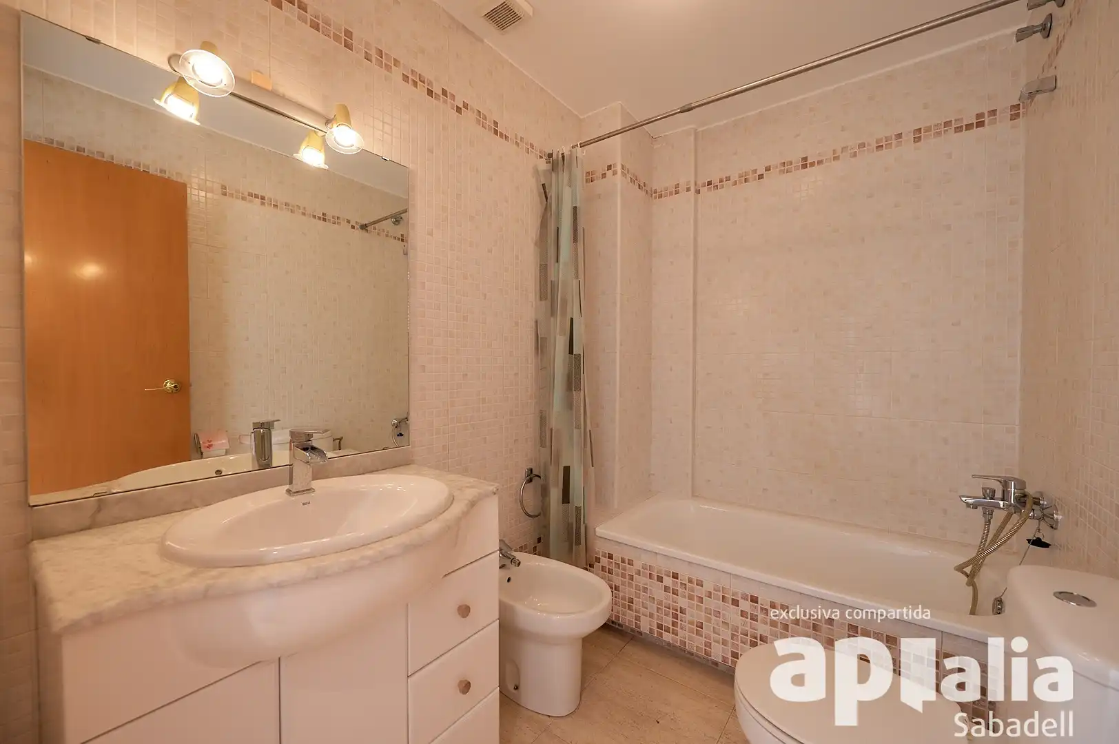 Baño de Casa adosada en venta en Sentmenat con Aire acondicionado, Calefacción y Terraza