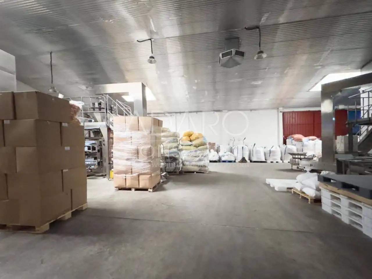 Nave industrial en venta en Calle Almazara