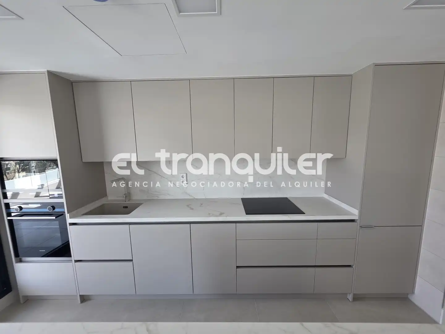 Kitchen of Flat for rent in Madrid  with Air Conditioner, Terrace and Storage room