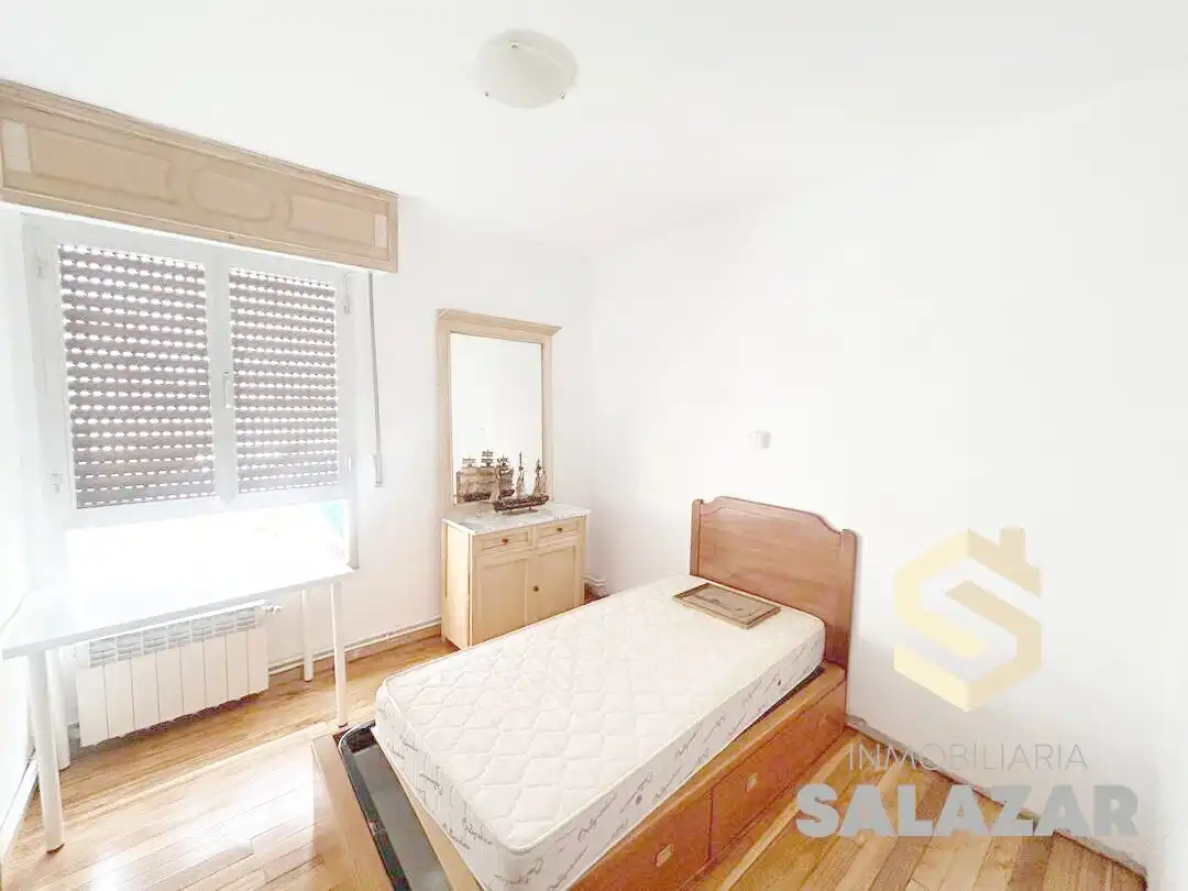 Bedroom of Flat for rent in Bilbao   with Heating