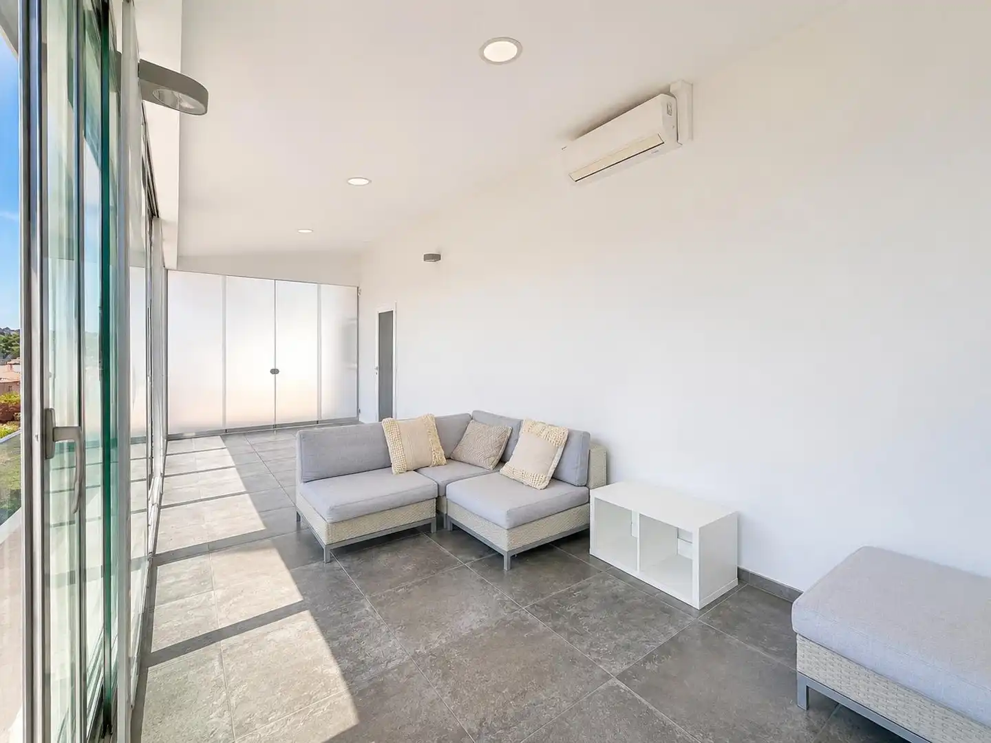 Sala d'estar de Casa o xalet en venda en Carlet amb Aire condicionat, Calefacció i Jardí privat