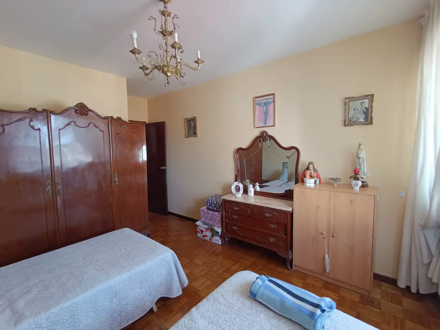 Schlafzimmer von Wohnung zum Verkauf in Pontevedra Capital  mit Heizung und Parkett