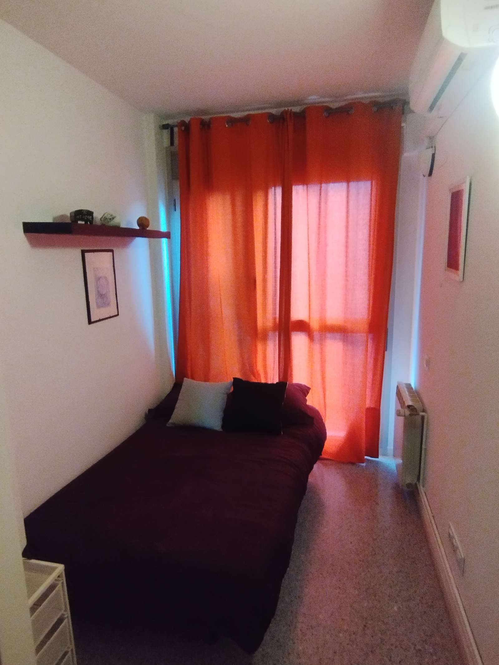 Bedroom of Flat to share in Sant Adrià de Besòs  with Air Conditioner, Heating and Terrace