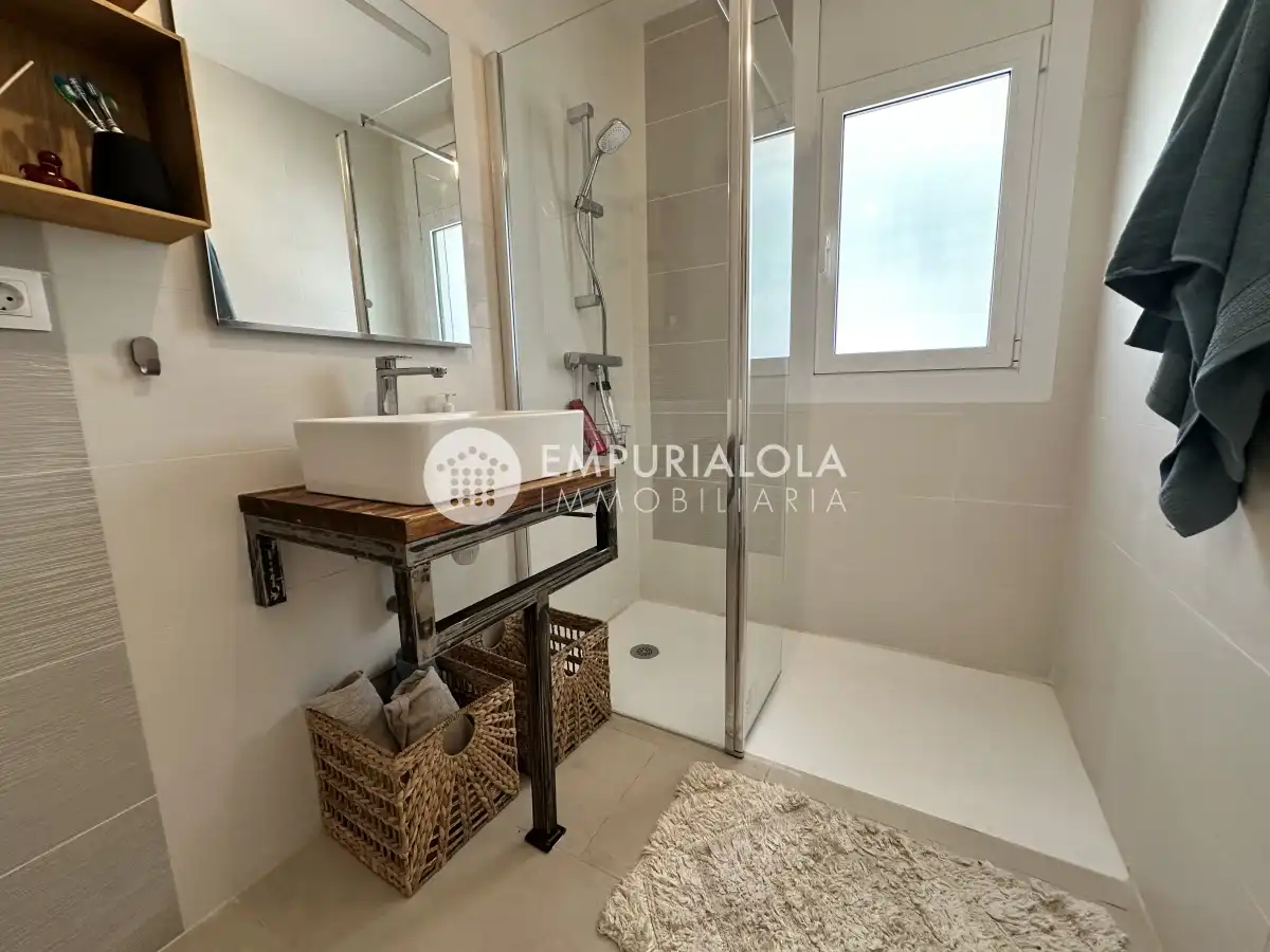 Baño de Casa o chalet en venta en Empuriabrava con Aire acondicionado, Piscina y Amueblado