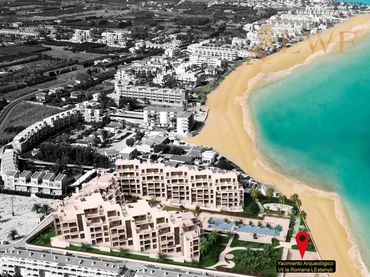 Apartament amb balcó en venda a Calle Loreto