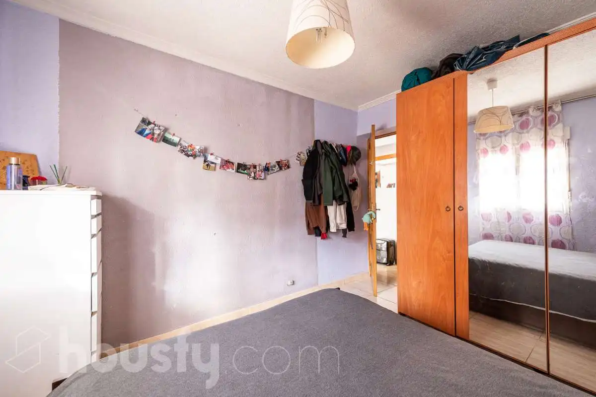 Schlafzimmer von Wohnung zur Miete in Latina