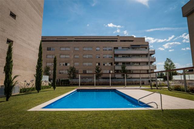 Planta baja en Venta en Carrer del Pla de Salt en Barri dels Escriptors