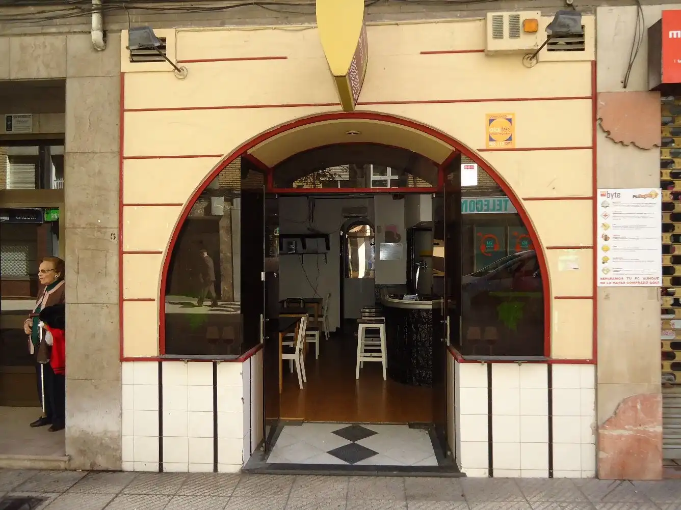 Local comercial de lloguer a Calle de Víctor Sáenz, imagen 21