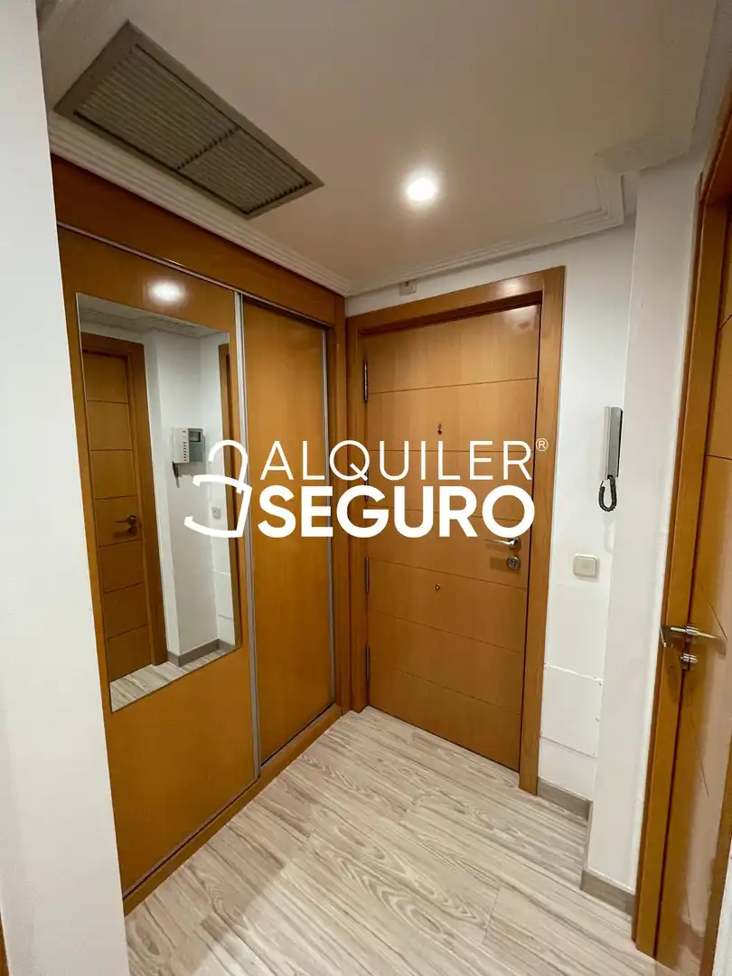 Flat for rent in Madrid  with Air Conditioner, Heating and Storage room