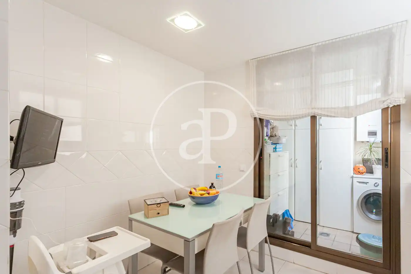 Küche von Wohnung zum Verkauf in Majadahonda mit Klimaanlage, Heizung und Privatgarten