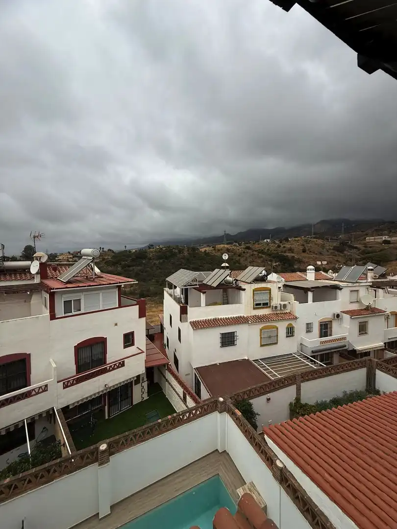 Vista exterior de Casa adosada en venta en Marbella con Aire acondicionado, Terraza y Trastero