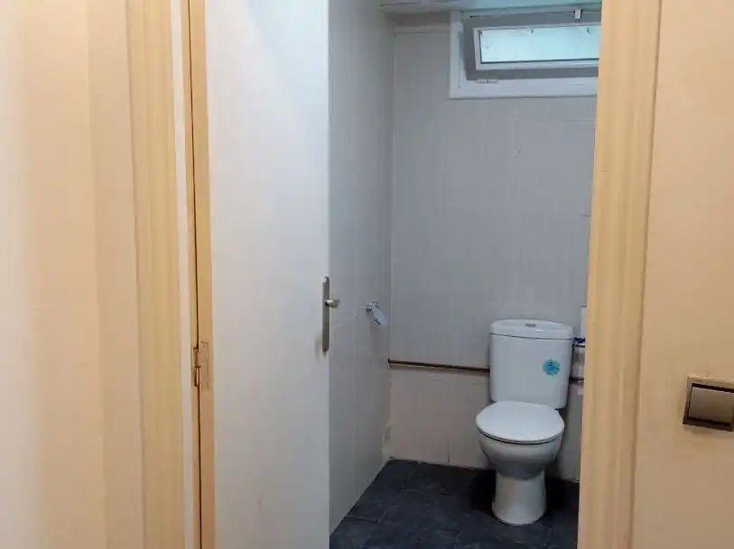 Bathroom of Commercial properties for sale in Orkoien  with Air Conditioner and Alarm