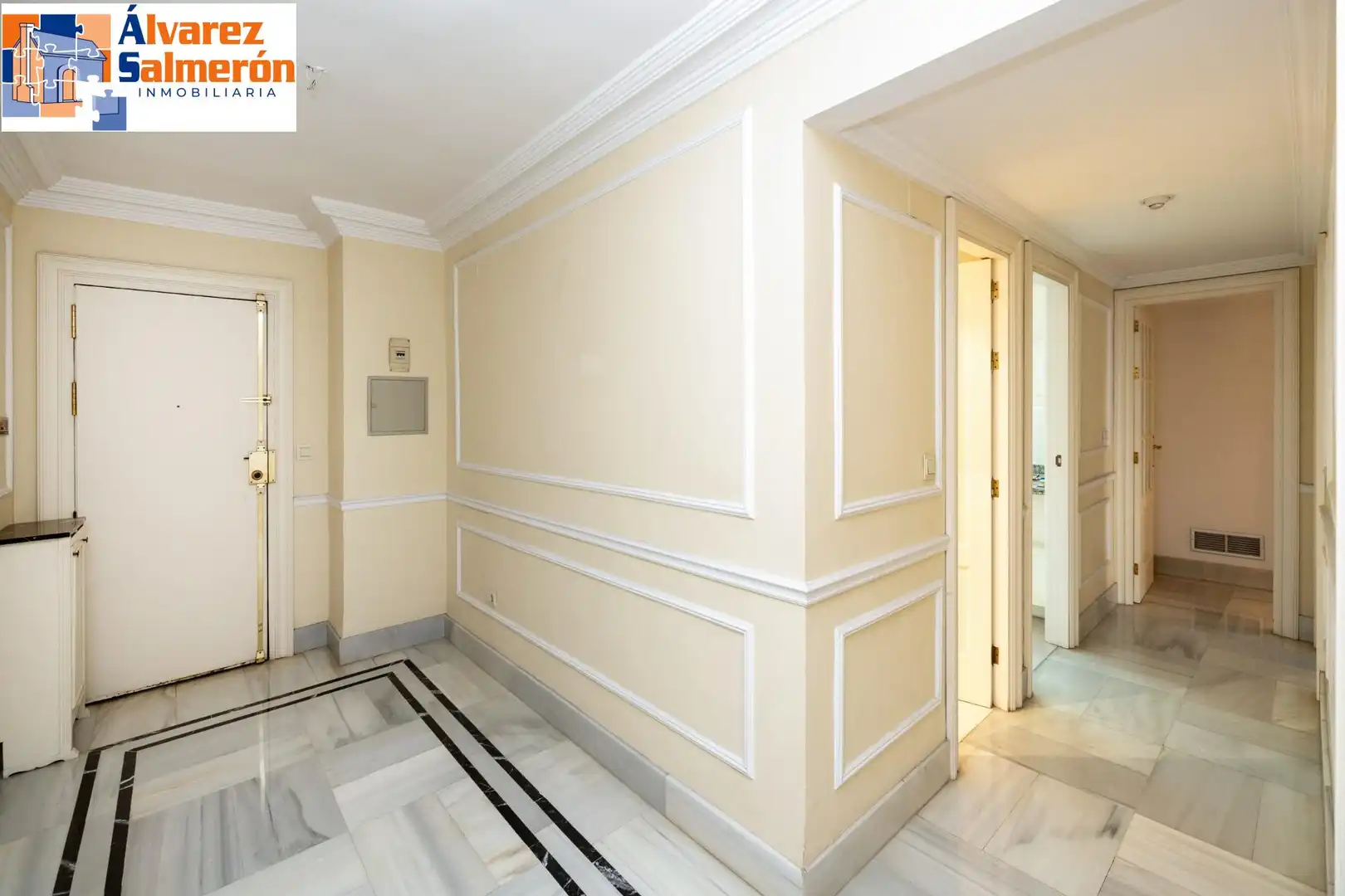 Flat for sale in Granada