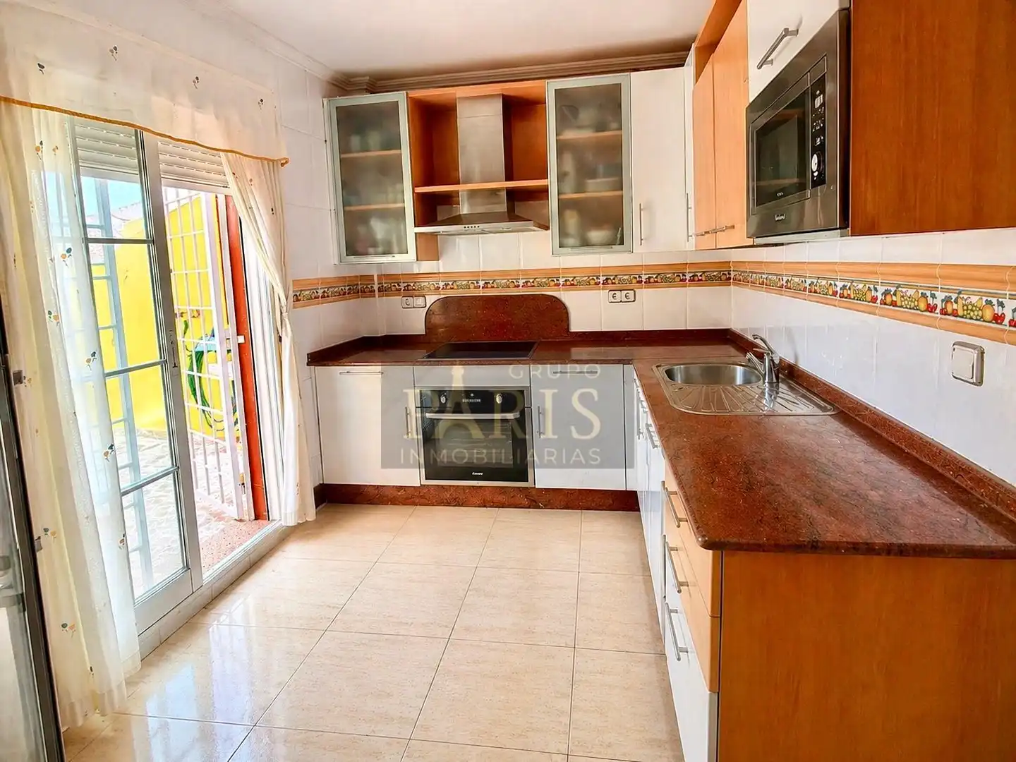 Cuina de Casa o xalet en venda en Cartagena amb Aire condicionat i Piscina comunitària