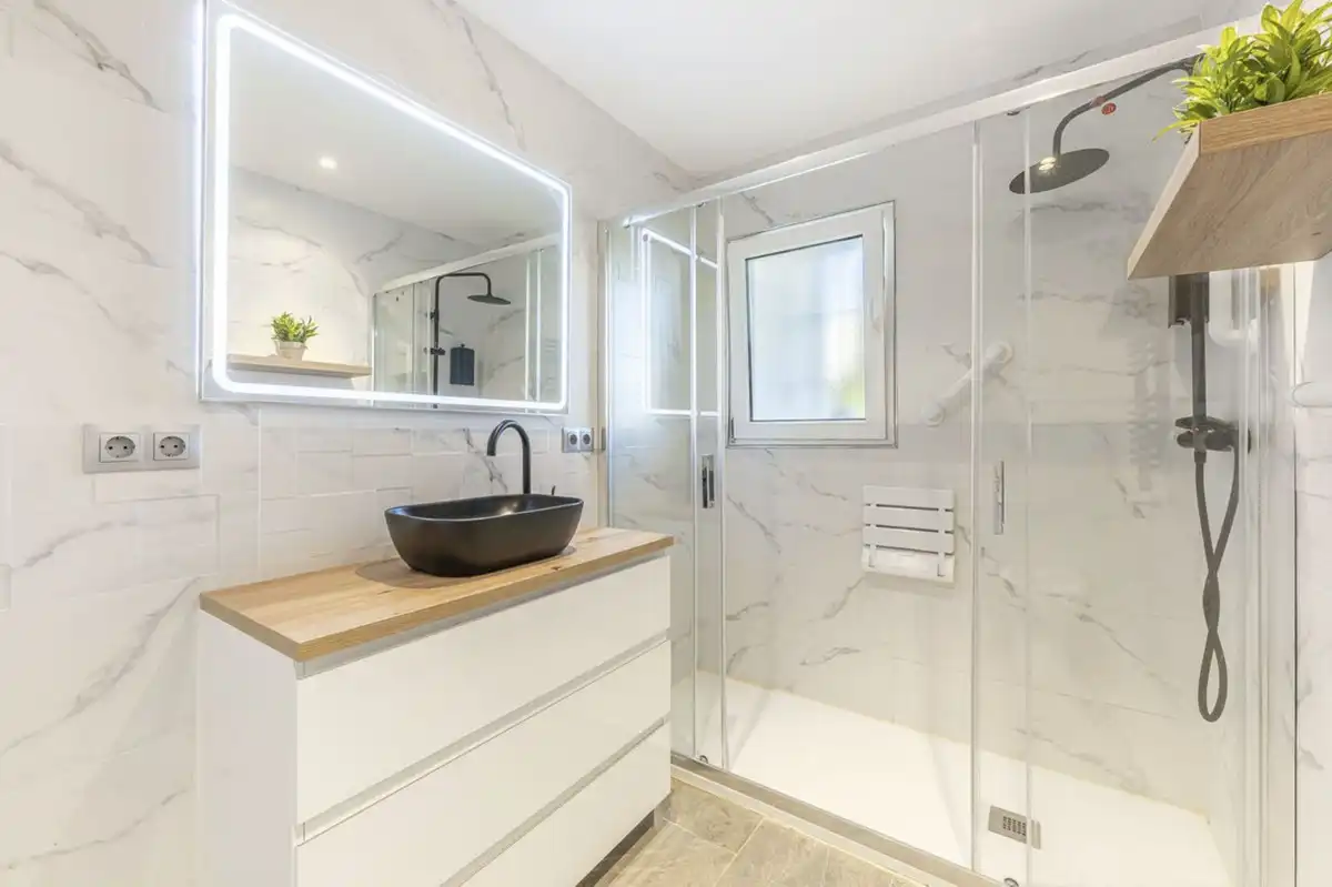 Bathroom of Houses for sale in Manilva  with Air Conditioner, Private garden and Community pool