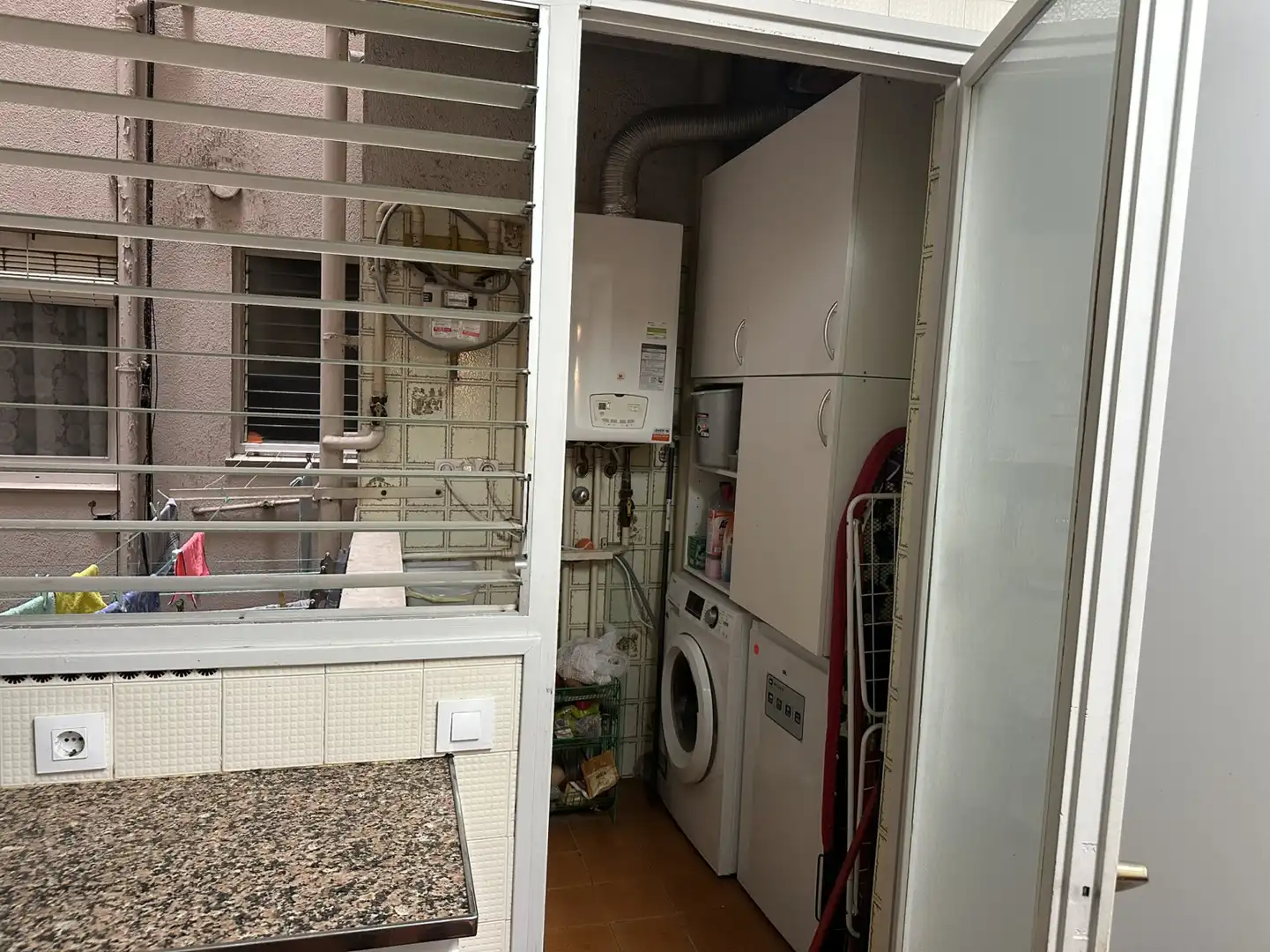 Cuina de Pis en venda en Barcelona amb Traster i Balcó