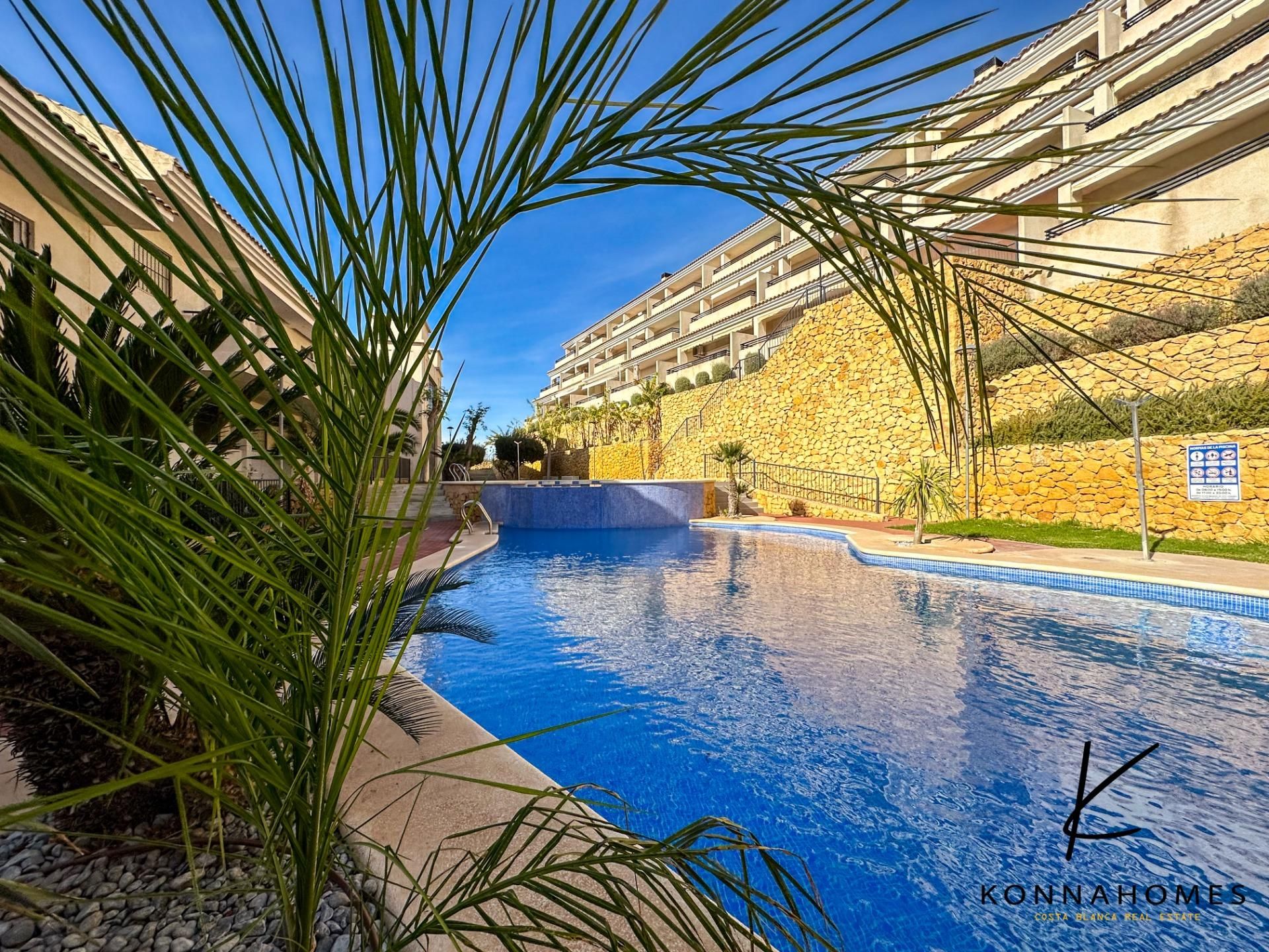 Piscina de Apartament en venda en Monforte del Cid amb Aire condicionat, Calefacció i Jardí privat