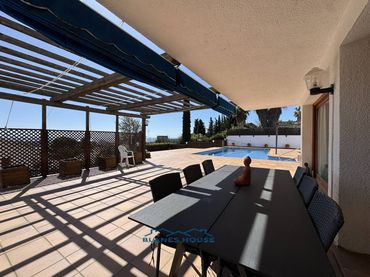 House with pool for sale in Calle Can Torrent 0