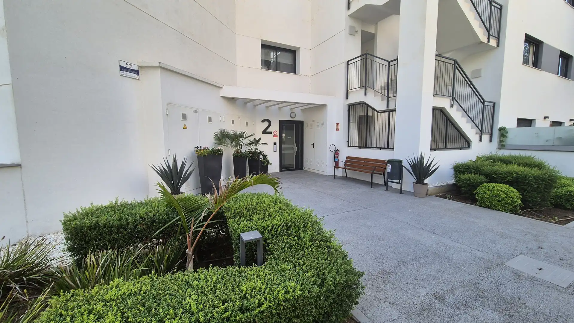 Exterior view of Ground floor for rent in Marbella  with Air Conditioner, Terrace and Storage room