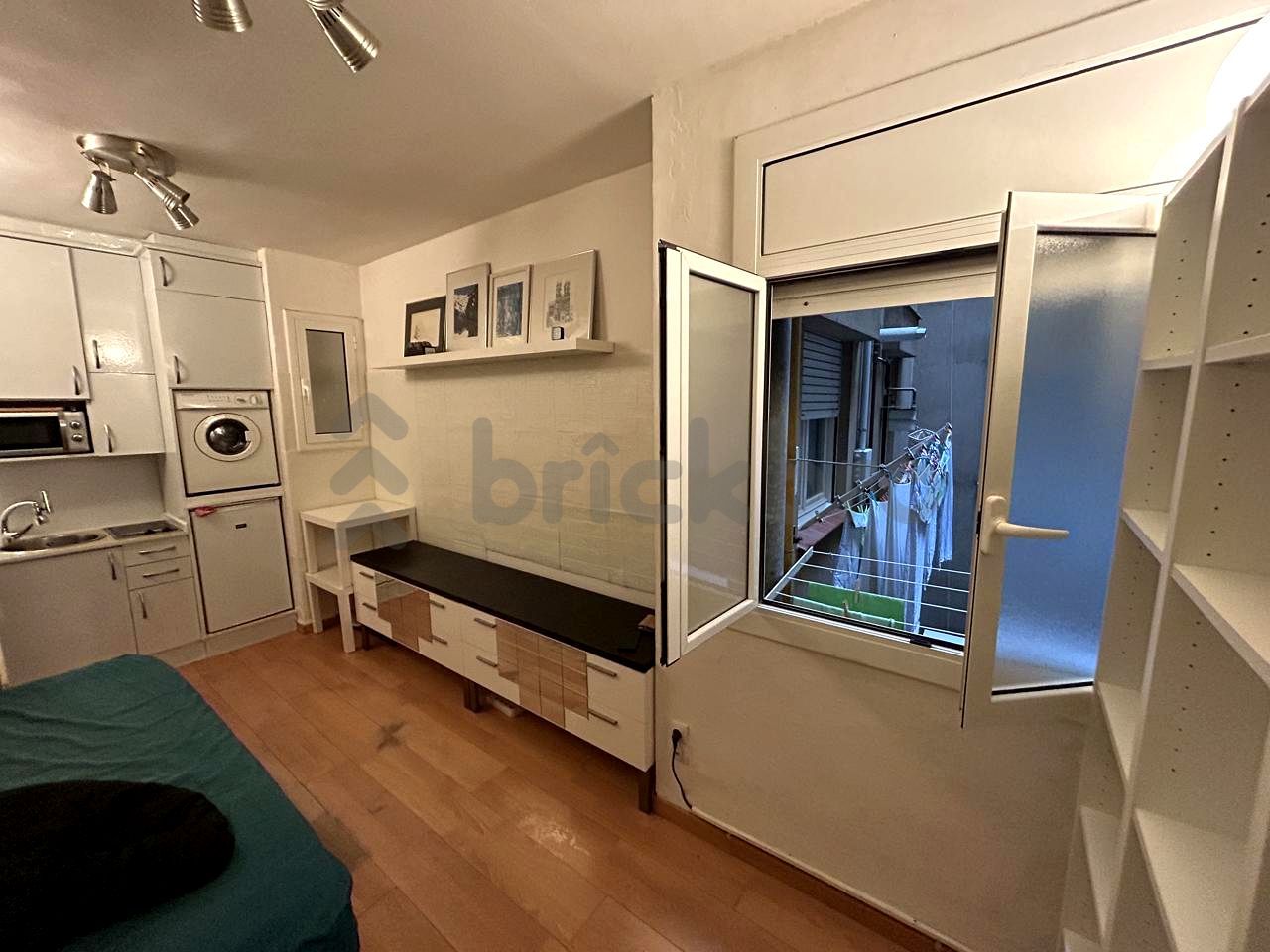 Habitación de Estudio en venta en  Barcelona Capital con Aire acondicionado