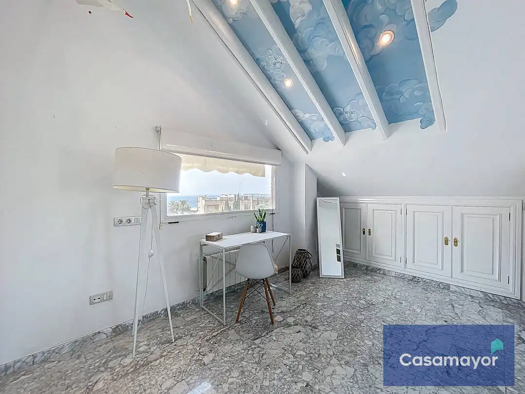 Sala d'estar de Casa adosada en venda en Alicante / Alacant amb Aire condicionat, Calefacció i Jardí privat