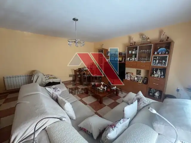 Sala de estar de Casa o chalet en venta en Novés con Terraza y Balcón
