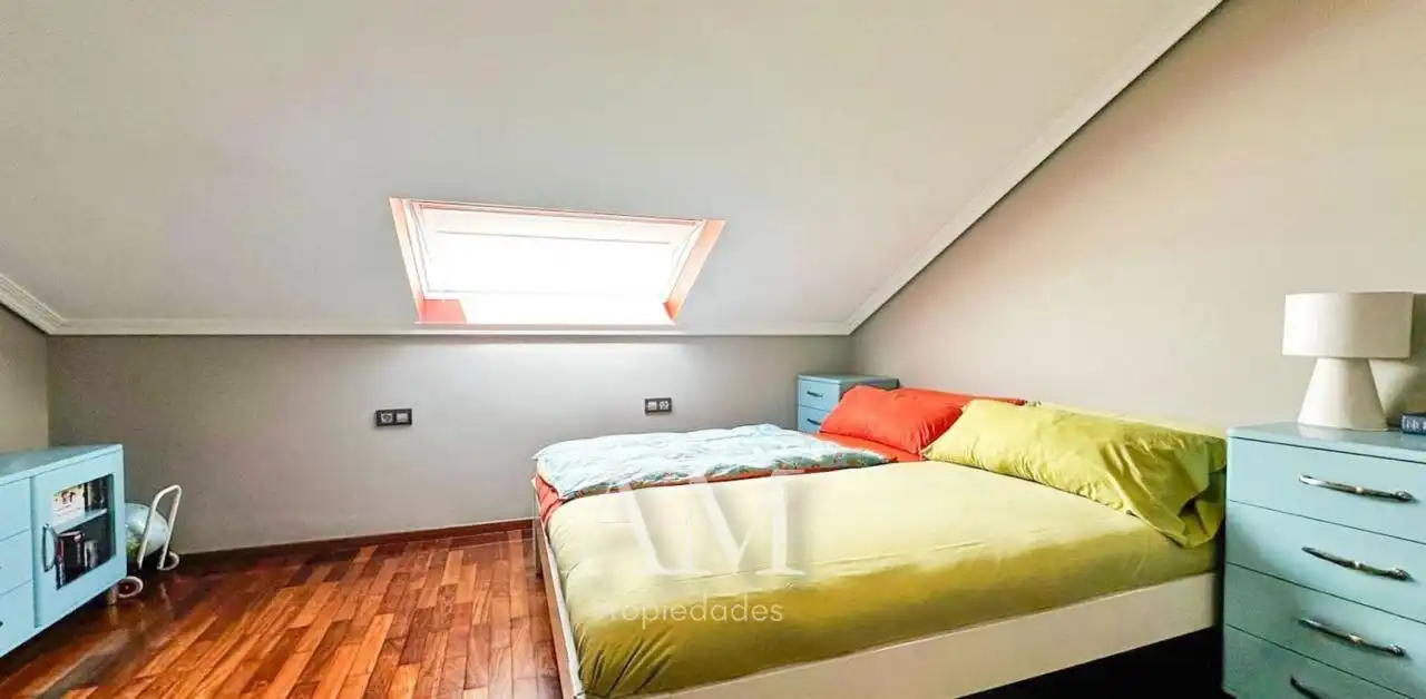 Habitación de Dúplex en venta en Nigrán con Calefacción, Terraza y Trastero