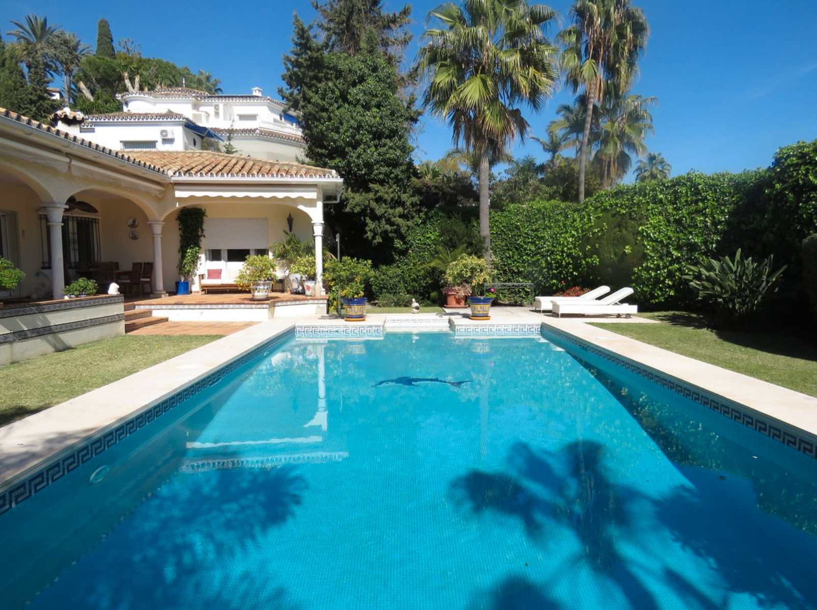 Piscina de Casa o xalet en venda en Benahavís amb Aire condicionat, Calefacció i Jardí privat