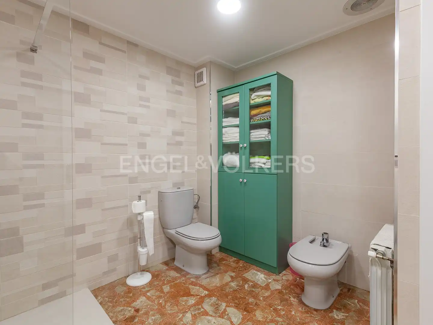 Baño de Casa adosada en venta en Pineda de Mar con Aire acondicionado, Calefacción y Terraza