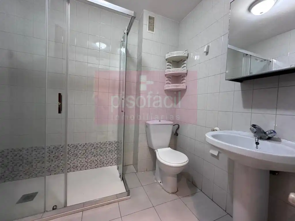 Bathroom of Flat for sale in Lugo
