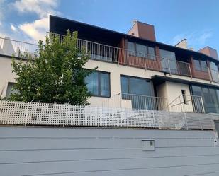 Vista exterior de Casa adosada en venda en Ourense Capital  amb Calefacció, Jardí privat i Terrassa