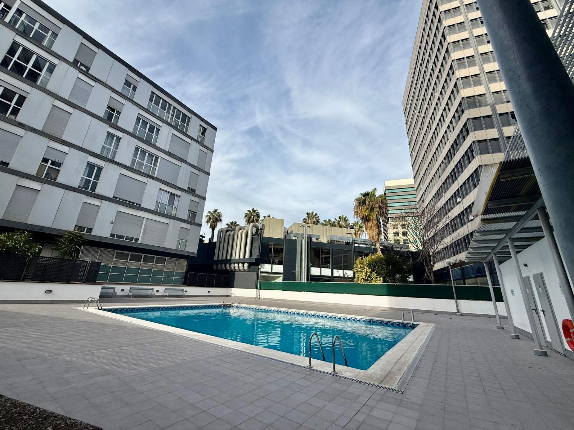 Piscina de Àtic en venda en  Barcelona Capital amb Calefacció, Balcó i Piscina comunitària