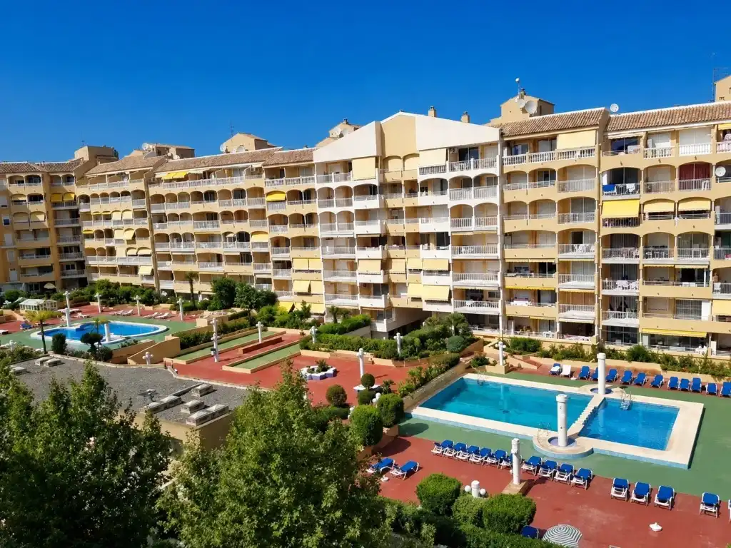 Vista exterior de Apartamento en venta en Calpe / Calp con Jardín privado, Lavadora y Piscina comunitaria