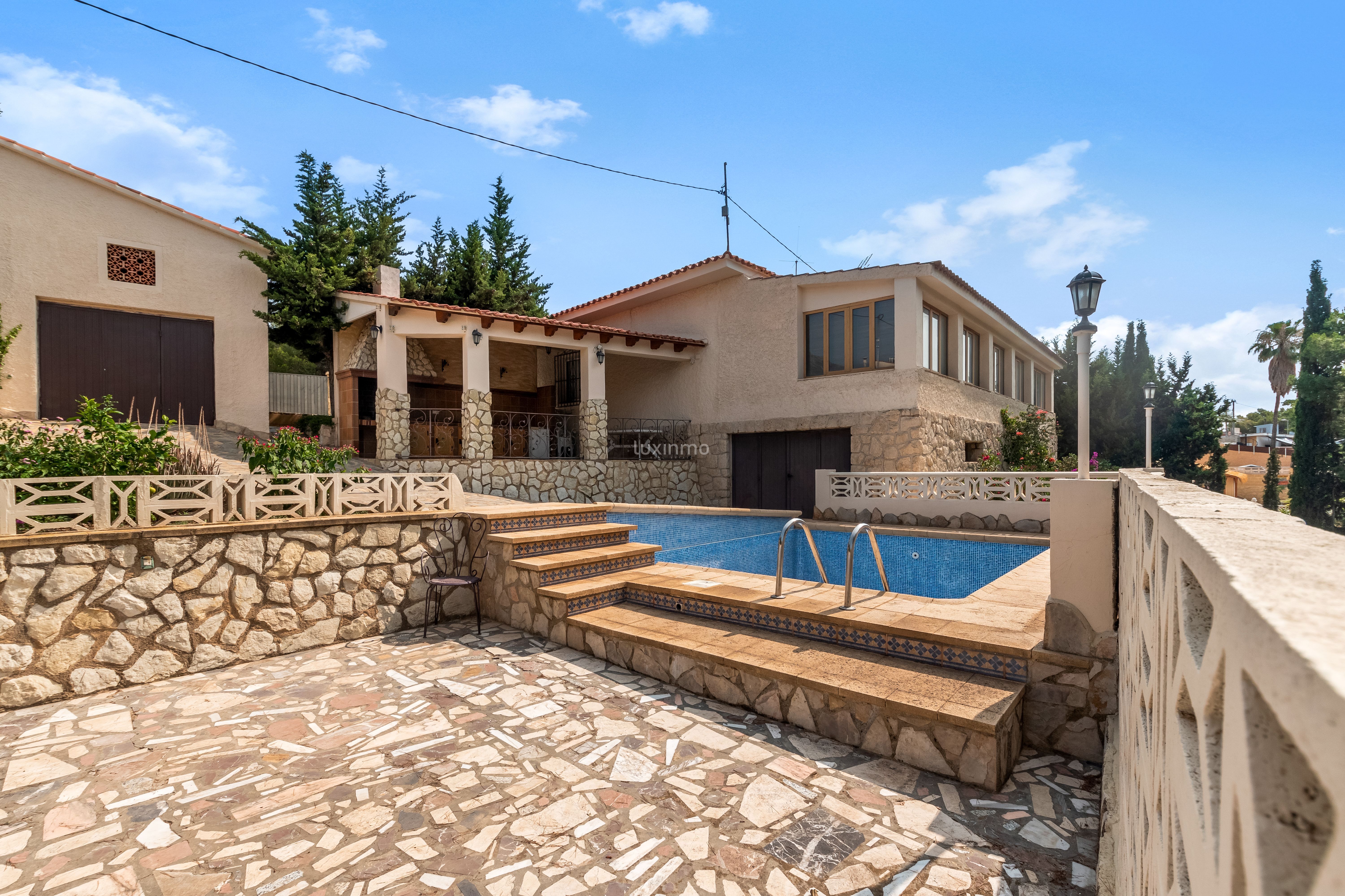 Vista exterior de Casa o chalet en venta en La Nucia con Aire acondicionado, Calefacción y Terraza