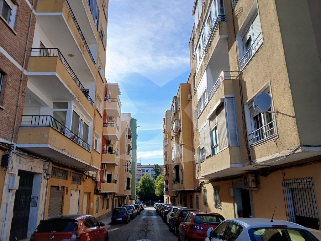 Vista exterior de Piso de alquiler en Badajoz Capital con Terraza, Amueblado y Horno
