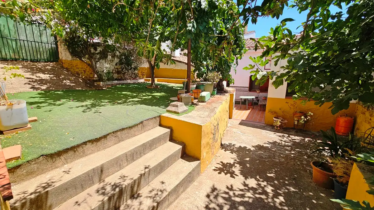 Jardí de Casa o xalet en venda en Aroche amb Jardí privat i Traster