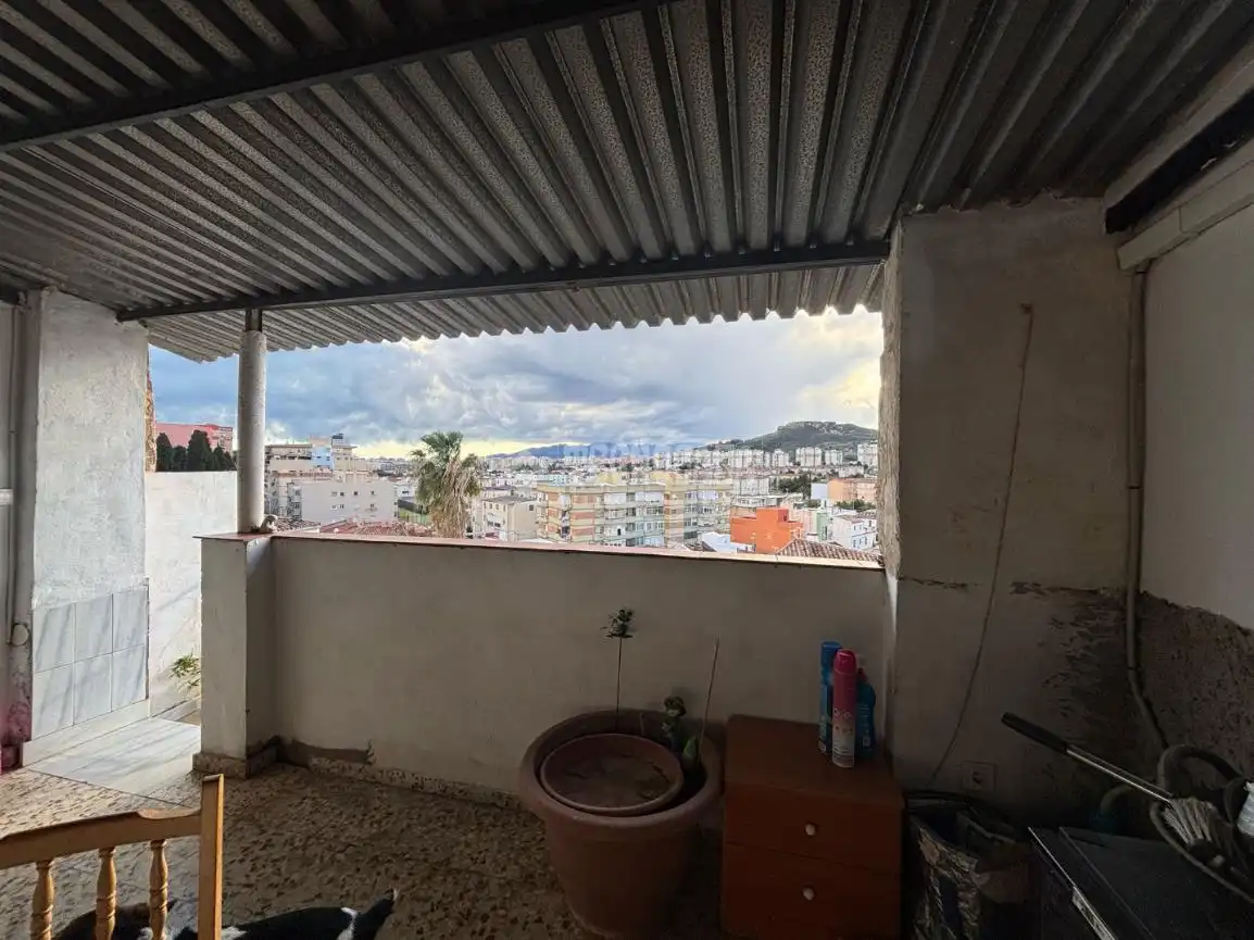 Casa adosada en venda a C. Serrano Parres, Barrio de Ciudad Jardín