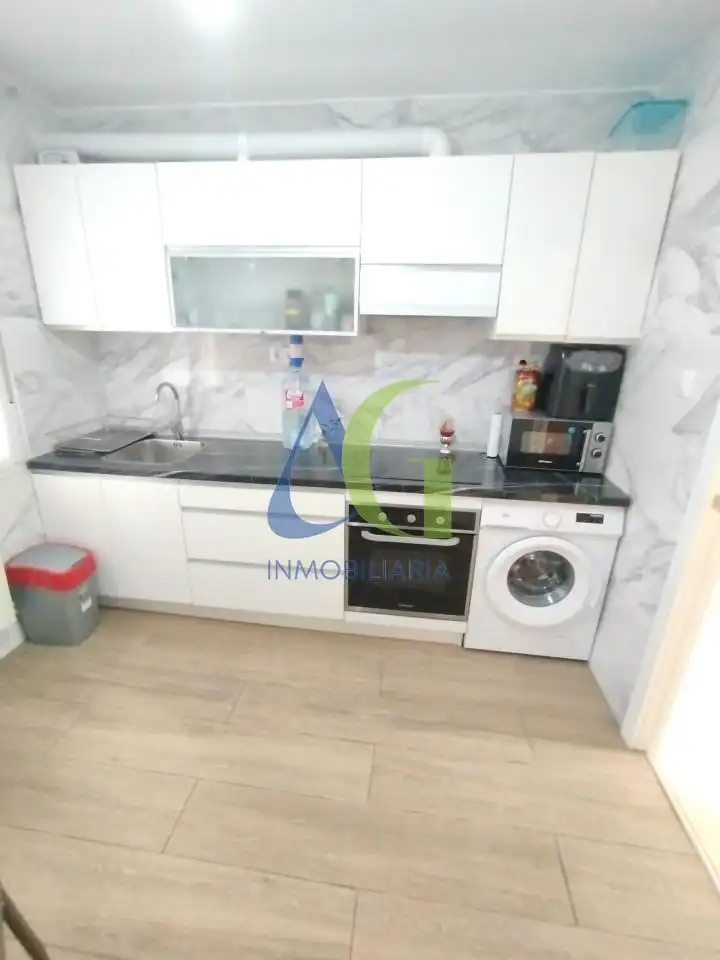 Küche von Wohnung zum Verkauf in León Capital  mit Heizung, Parkett und Abstellraum
