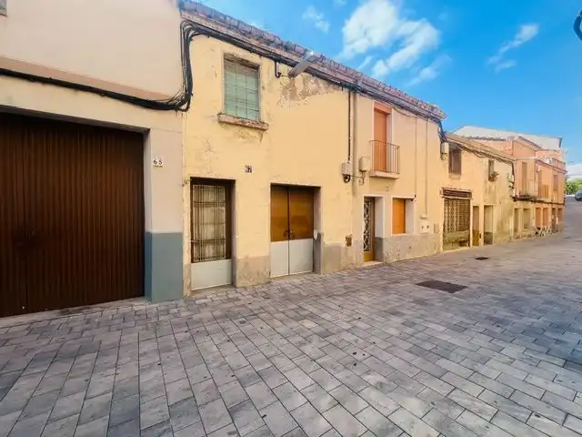 Casa aparellada amb jardí en venda a Carrer Major 67, imagen 3
