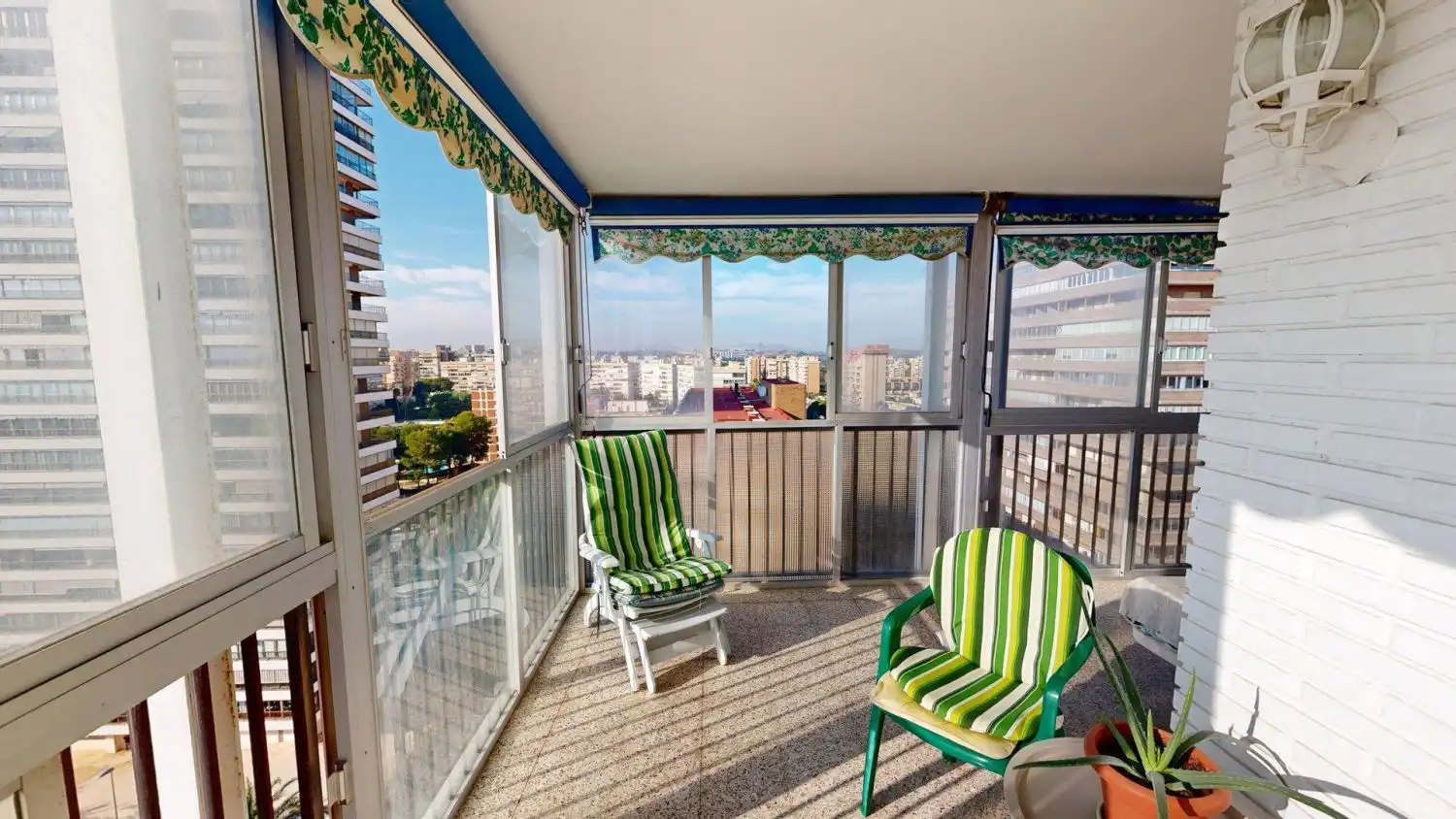 Terrasse von Wohnungen zum Verkauf in Alicante / Alacant mit Terrasse und Balkon