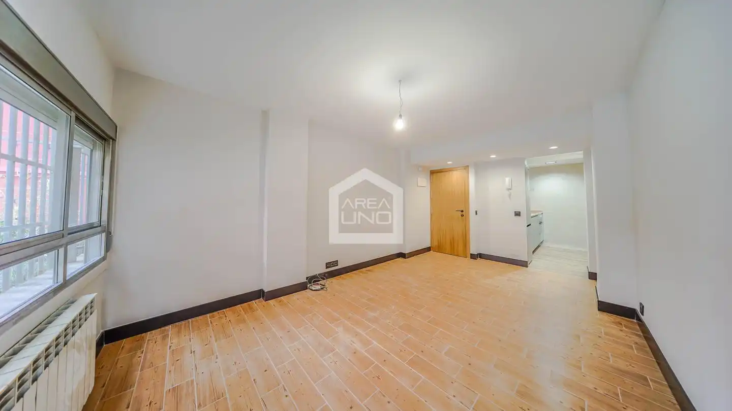 Ground floor for sale in Alcorcón  with Heating