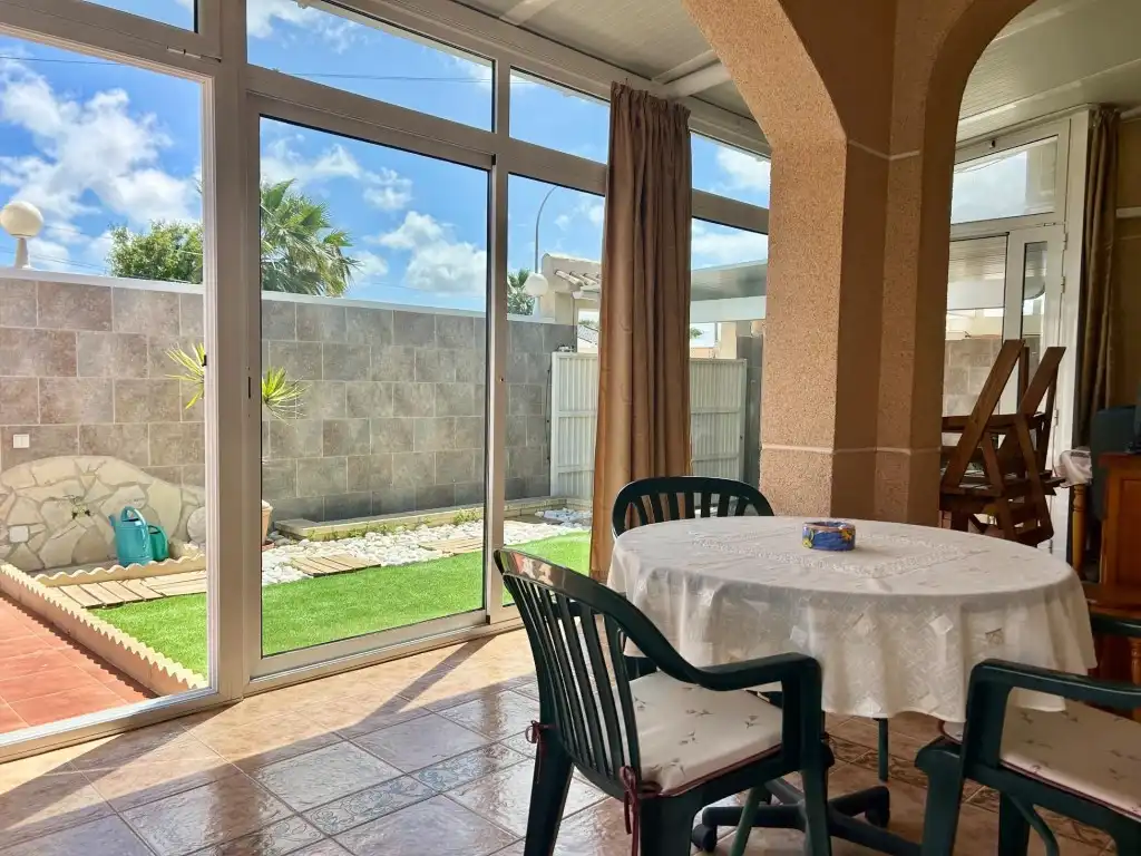 Terraza de Casa o chalet en venta en Torrevieja con Aire acondicionado, Jardín privado y Piscina