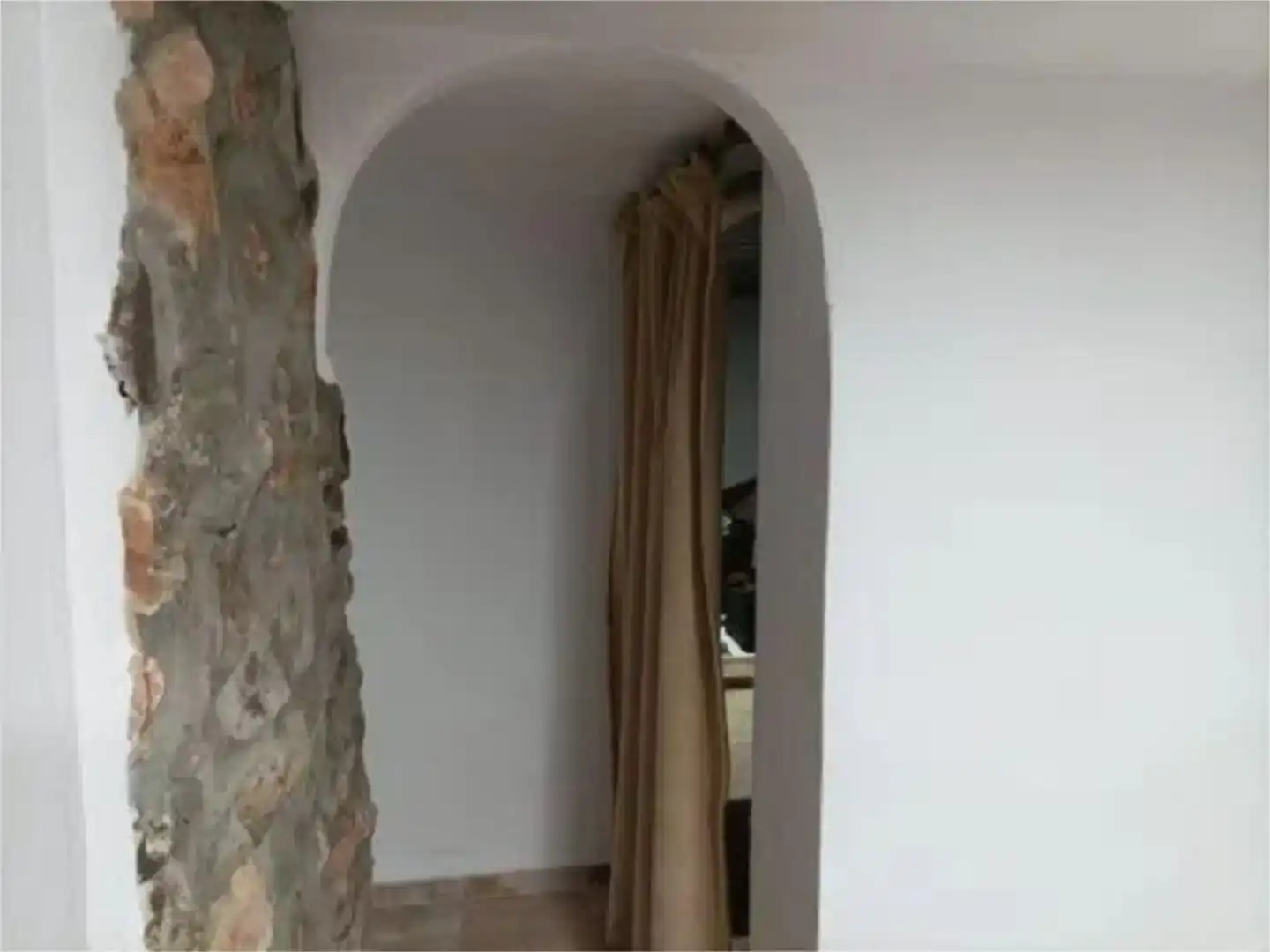 Houses for sale in Gilet  with Air Conditioner, Private garden and Storage room