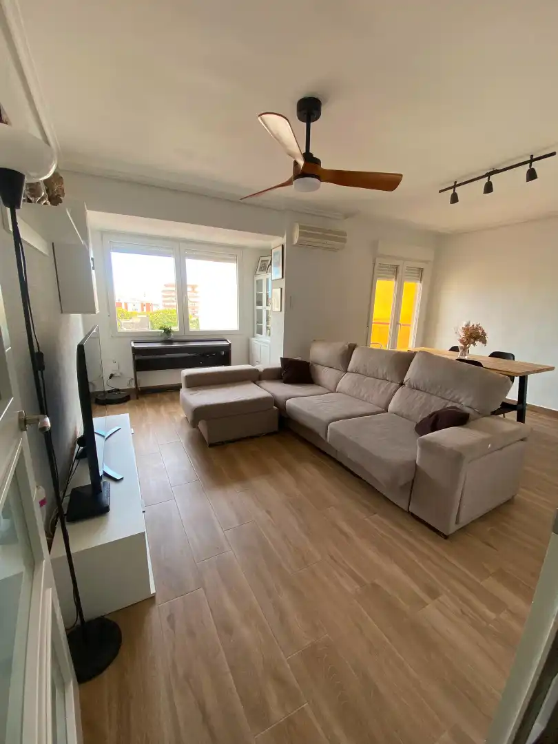 Sala de estar de Piso en venta en Castellón de la Plana / Castelló de la Plana con Aire acondicionado, Trastero y Balcón