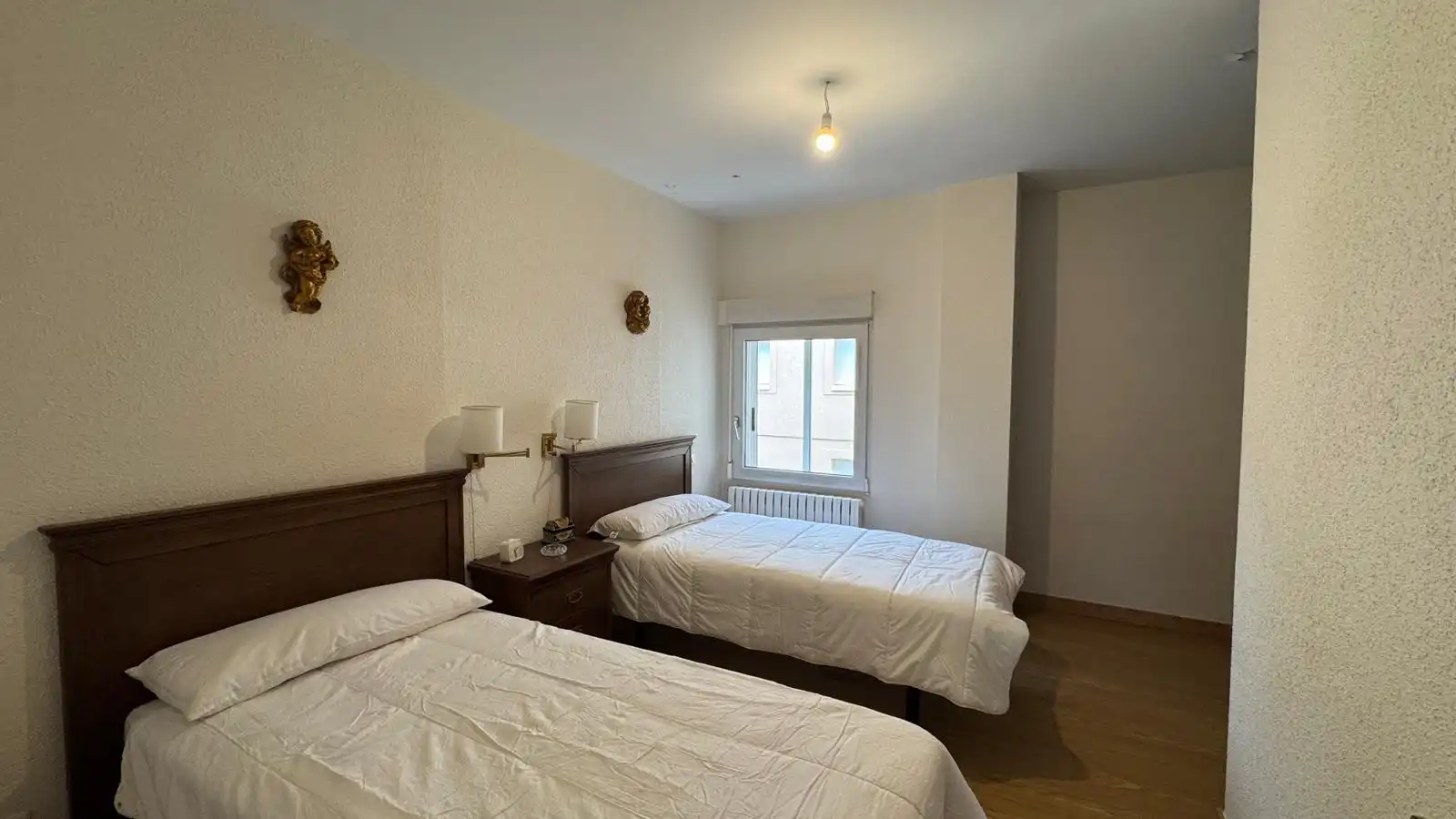 Habitación de Casa adosada en venta en Hermandad de Campoo de Suso con Calefacción, Parquet y Terraza