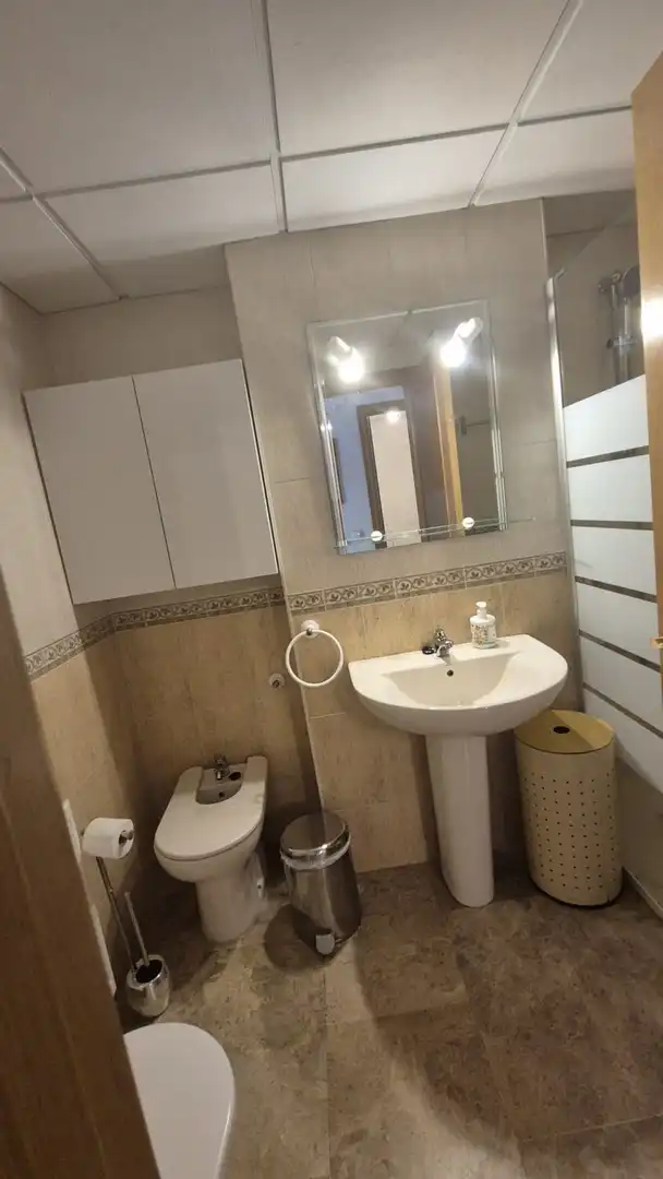 Badezimmer von Wohnung zur Miete in Badajoz mit Klimaanlage, Heizung und Terrasse