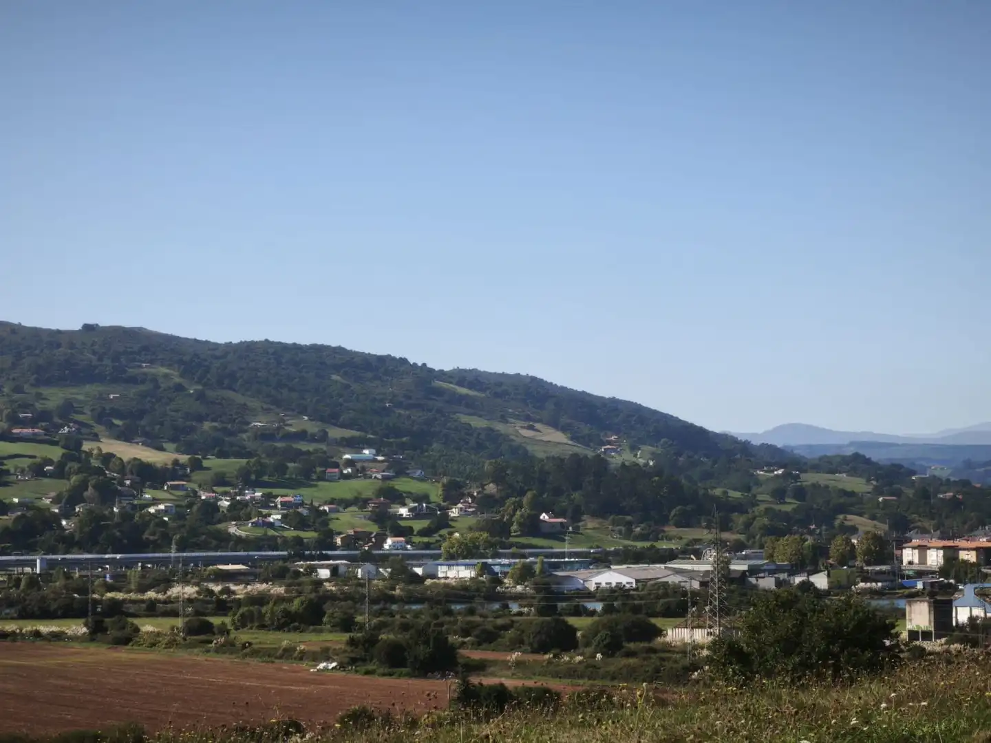 Vista exterior de Residencial en venda en Marina de Cudeyo, Cantabria