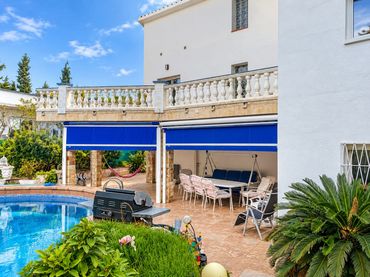 Xalet amb piscina en venda a Avinguda 317