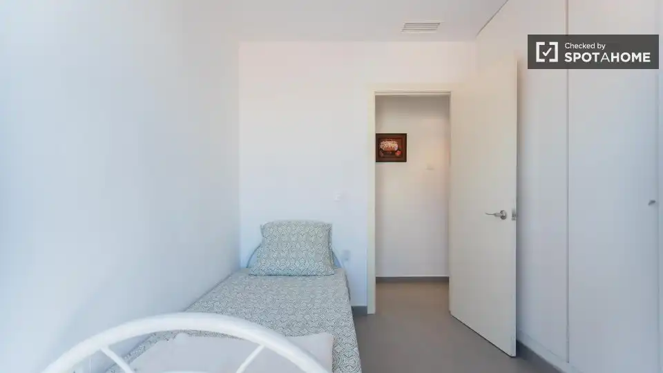Schlafzimmer von Wohnung zur Miete in Godella mit Klimaanlage, Heizung und Möbliert