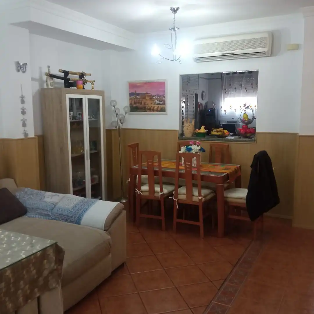 Menjador de Casa o xalet en venda en Córdoba amb Aire condicionat, Terrassa i Balcó